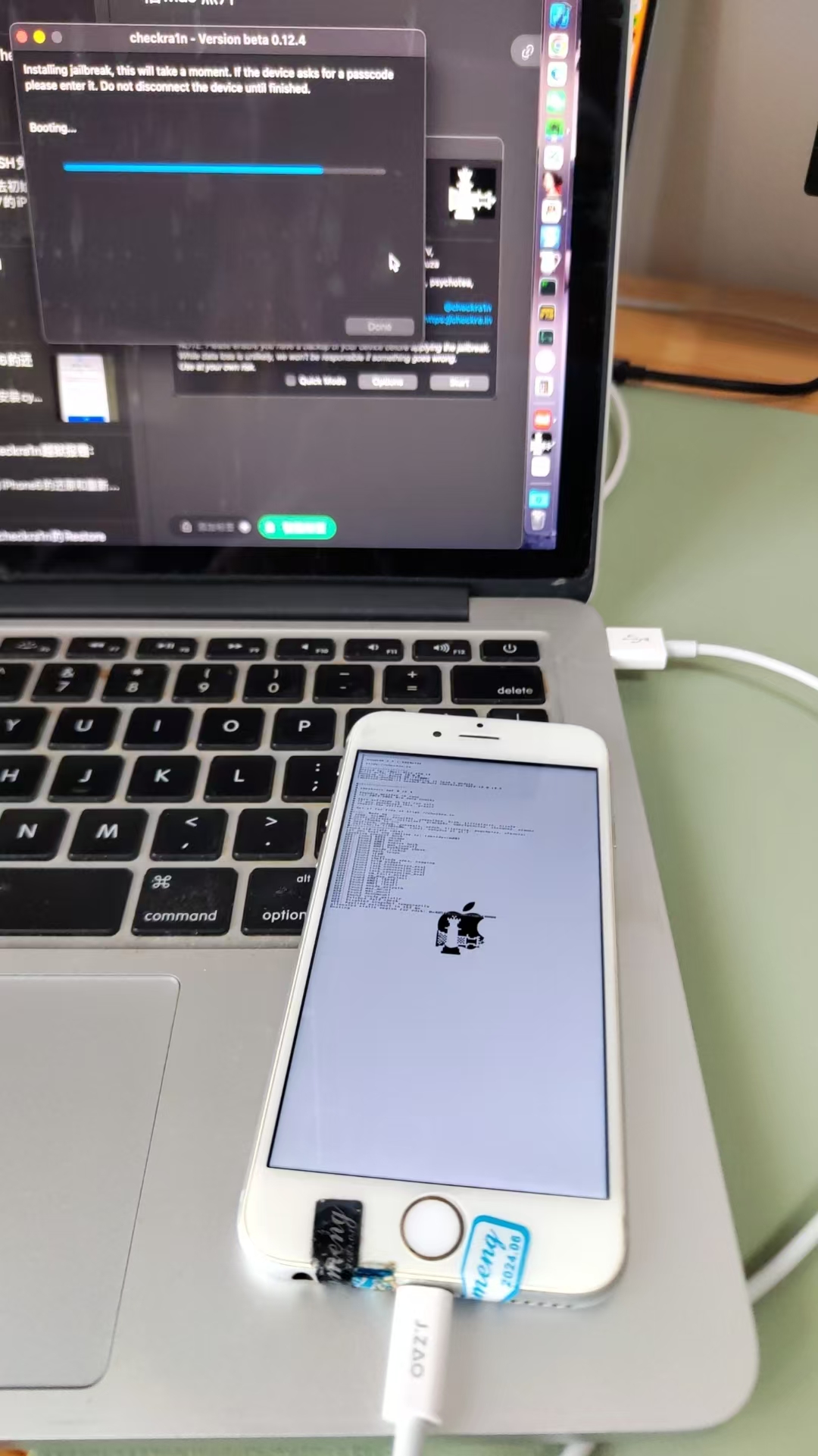 checkra1n_booting_mac_iphone