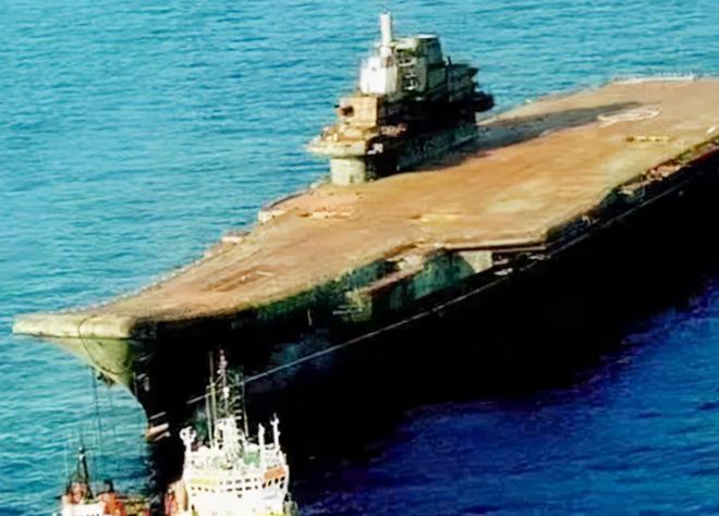 varyag_on_sea_2